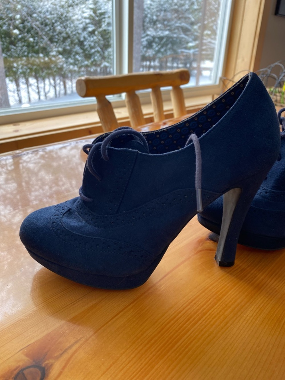 FIONI Clothing Blue Suede Lace-Up Oxford Heels - Picture 9 of 9